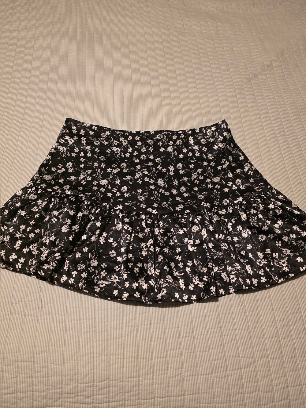 Toxik3 Black & White Ditsy Floral Mini Skort Size M